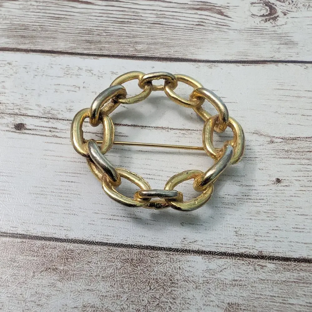 Vintage Brooch / Pin - Chain Design Circle 1 & 5/8